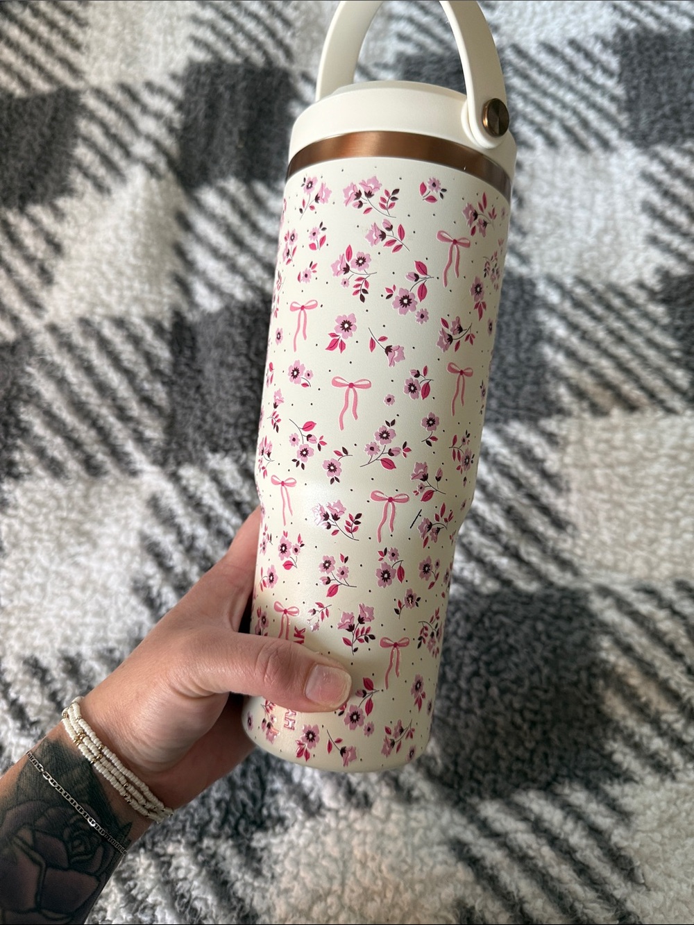HydraPeak Floral Print Cream & Pink Floral and Bow Water Bottle 🩷🌷 - Picture 2 of 5